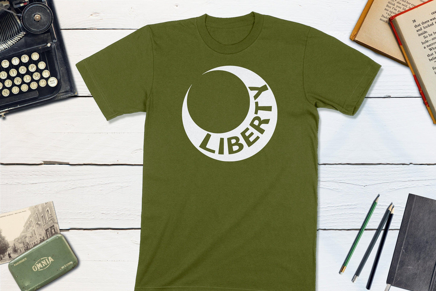 Fort Moultrie Liberty Flag-Unisex T-shirt-Yesteeyear